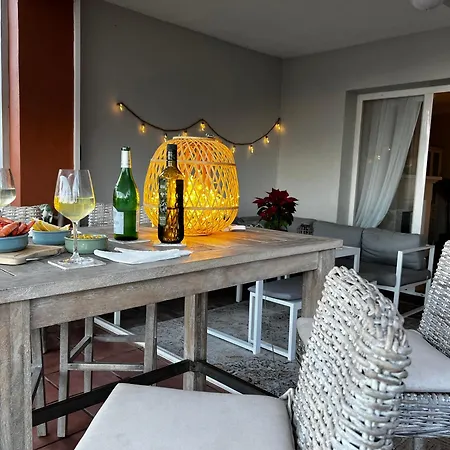 Beachside Ground Floor La Perla De La Bahia,